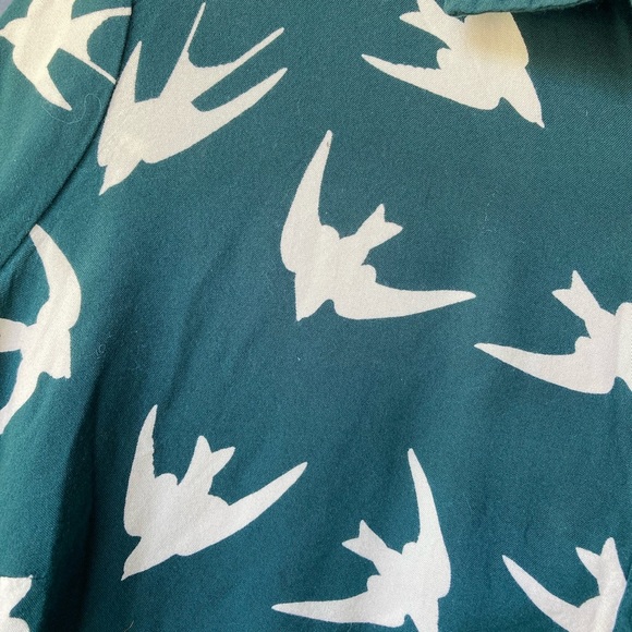 Modcloth Forest Green & Cream Sparrow Print Blouse - Picture 3 of 5